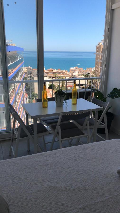 Apartamento Con Vistas Al Mar A Metros De La Playa Carihuela Soleil Apartment Торемолинос Екстериор снимка