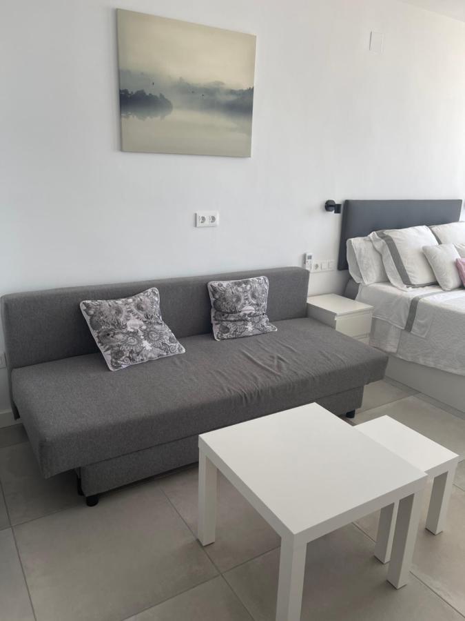 Apartamento Con Vistas Al Mar A Metros De La Playa Carihuela Soleil Apartment Торемолинос Екстериор снимка