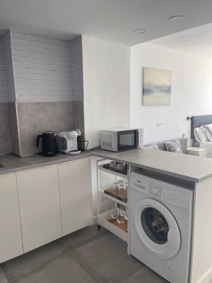 Apartamento Con Vistas Al Mar A Metros De La Playa Carihuela Soleil Apartment Торемолинос Екстериор снимка