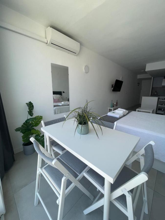 Apartamento Con Vistas Al Mar A Metros De La Playa Carihuela Soleil Apartment Торемолинос Екстериор снимка