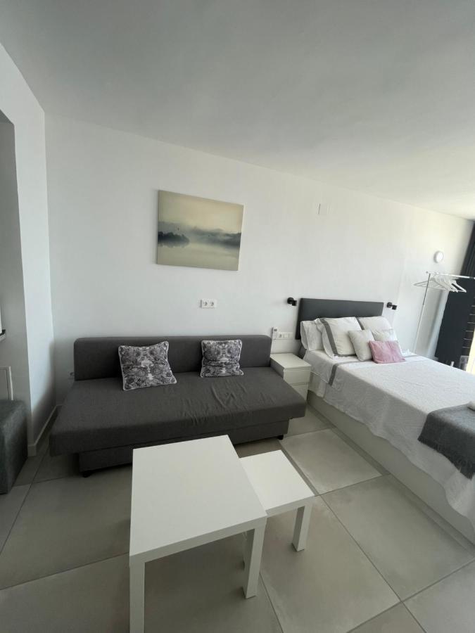 Apartamento Con Vistas Al Mar A Metros De La Playa Carihuela Soleil Apartment Торемолинос Екстериор снимка
