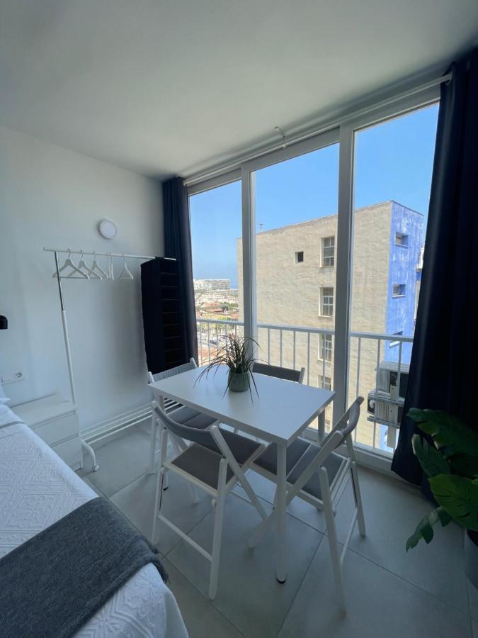 Apartamento Con Vistas Al Mar A Metros De La Playa Carihuela Soleil Apartment Торемолинос Екстериор снимка