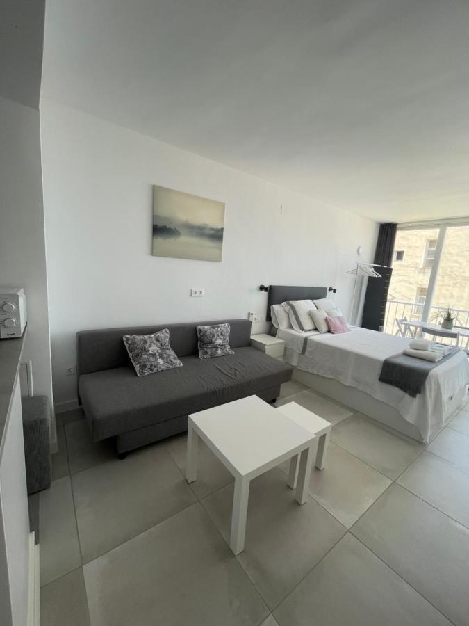 Apartamento Con Vistas Al Mar A Metros De La Playa Carihuela Soleil Apartment Торемолинос Екстериор снимка