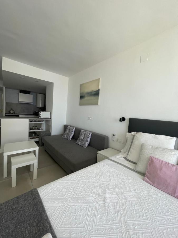 Apartamento Con Vistas Al Mar A Metros De La Playa Carihuela Soleil Apartment Торемолинос Екстериор снимка