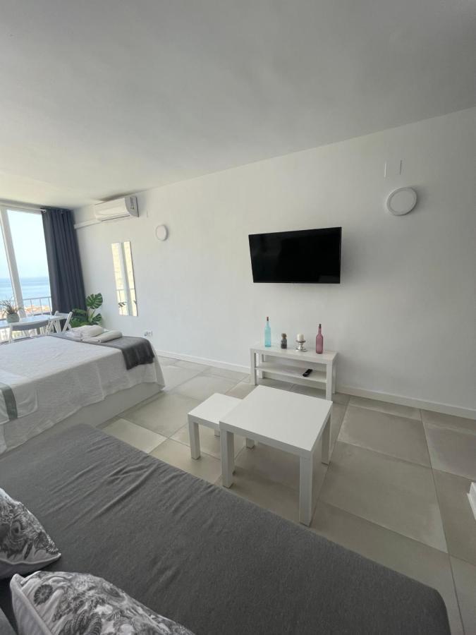 Apartamento Con Vistas Al Mar A Metros De La Playa Carihuela Soleil Apartment Торемолинос Екстериор снимка